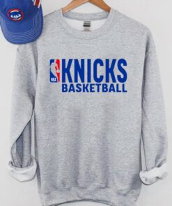 knicks sweatshirt mens