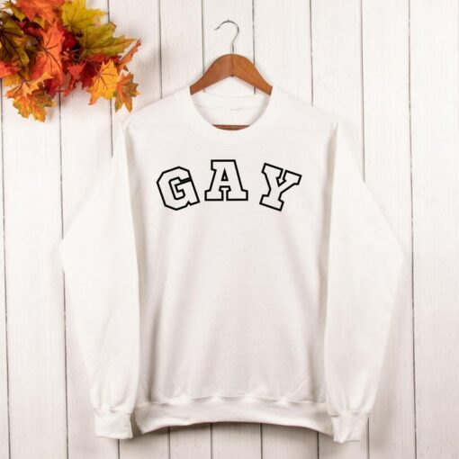 gap white sweatshirt